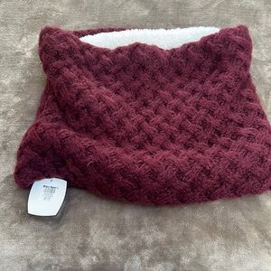 Burgundy infinity scarf with faux sherpa lining